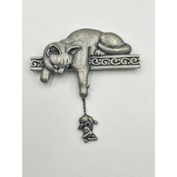 JJ Cat Catching Mouse Pin Brooch Pewter Metal Silver Tone Dangle Figural Pin - Picture 4 of 6